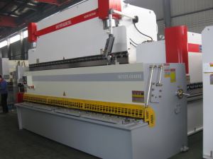 Máy cắt kim loại tấm thủy lực 4m