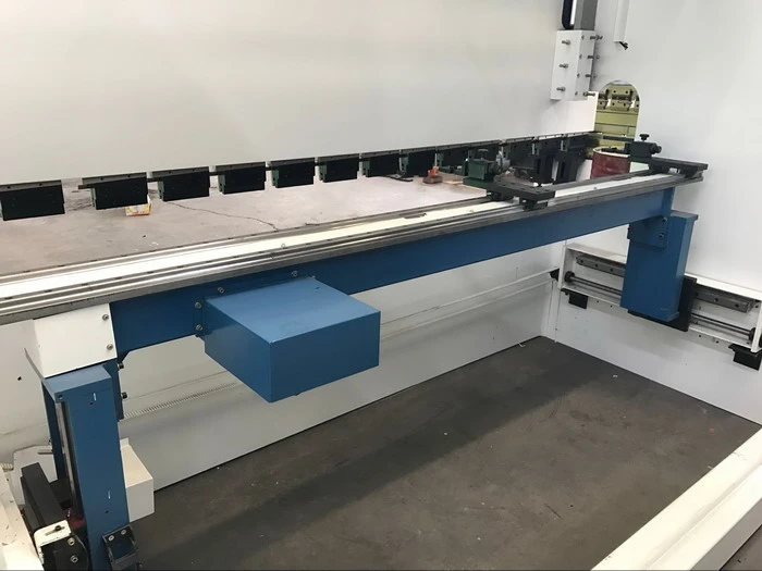 China XR CNC controlled pressbrake back gauge Yawei 4 axis