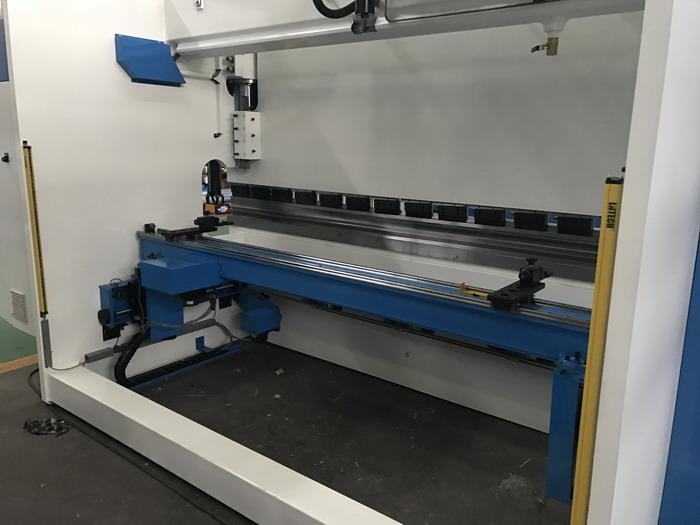 CE Standard 10ft cnc pressbrake 4 axis ITALY ESA S640 CHINA YAWEI