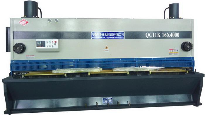 China Yawei HGS 4m metal guillotine shear 16mm steel plate cutting machine factory